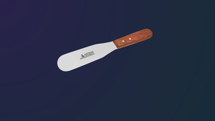 A 15-second video demonstrating the features of a plaster spatula with a smooth wooden handle and a flexible steel blade.